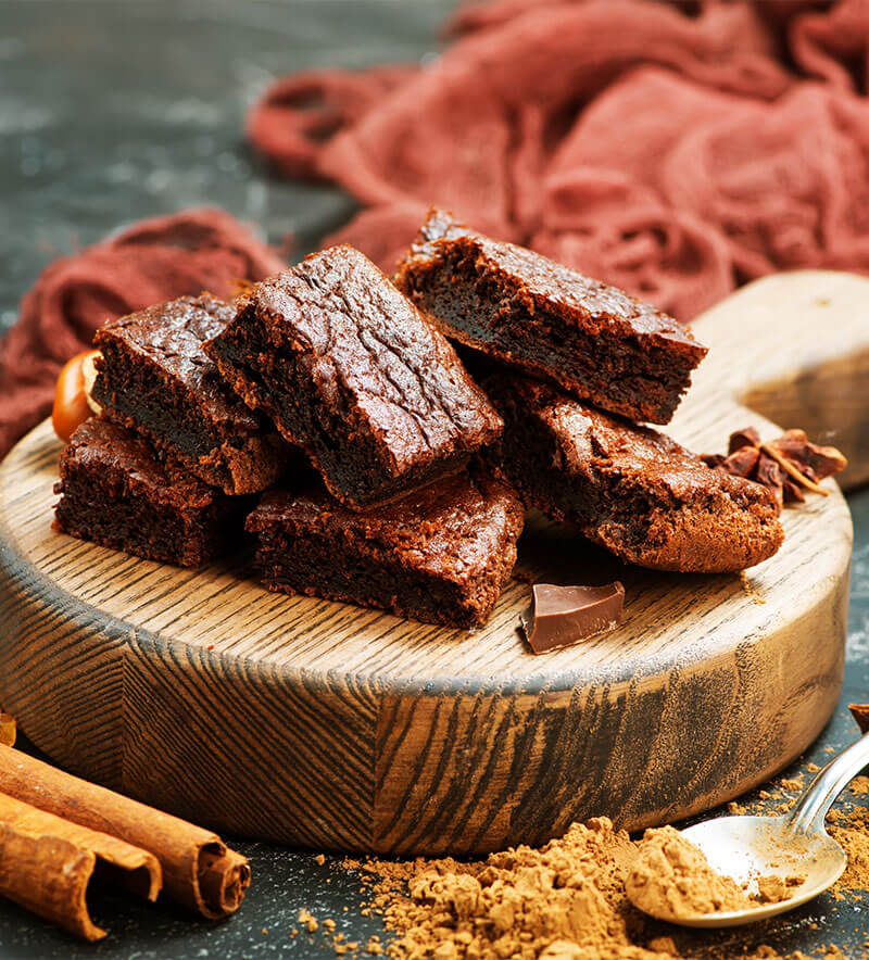 cake-and-cocoa-powder-PP4TYZW.jpg